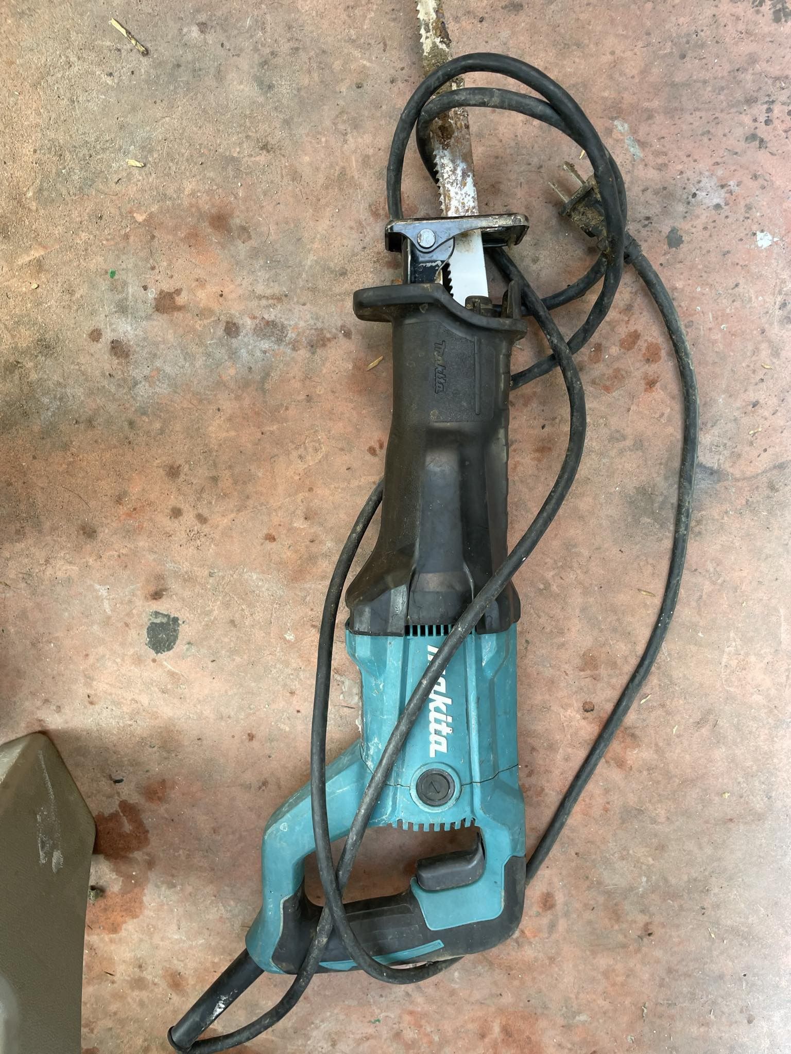 Makita JR3051T 12 Amp Corded Reciprocating Saw