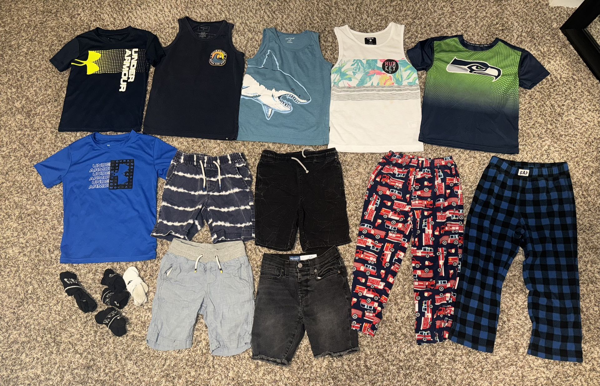 Boys size small 6/7 clothing lot