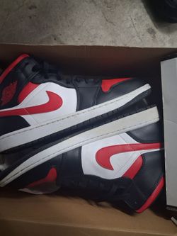Nike Air Jordan 1 Mid Black/Red/White – Men’s Size 12