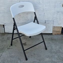 Folding Chairs New 