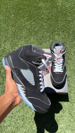 Jordan 5 Black Metallics