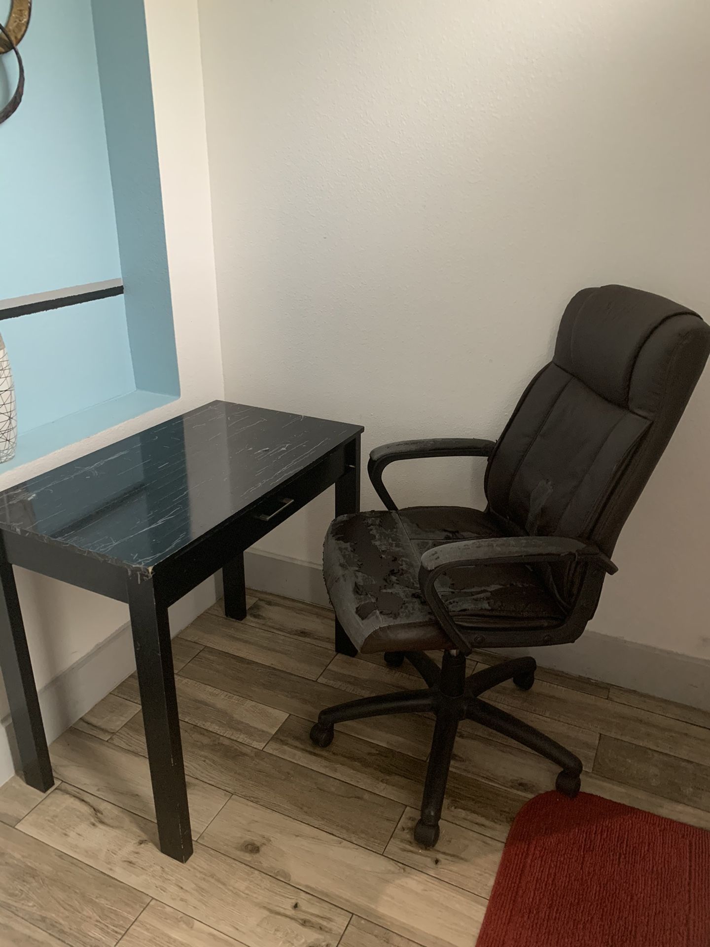 Office desk and Chair