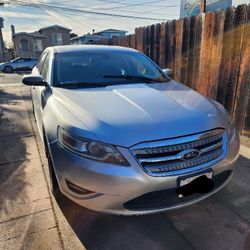 2011 Ford Taurus