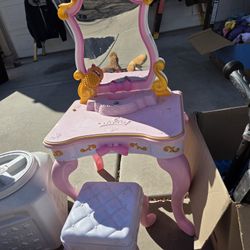 Kids vanity (toys)