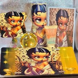 
💖 The Betty Bag Experience
Bold. Beautiful. Betty. A tribute to personality, power, and perfectly matched details.