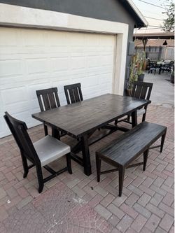 DINING TABLE SET ***FREE DELIVERY ***
