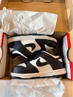 Nike dunk low retro (panda) size 8c