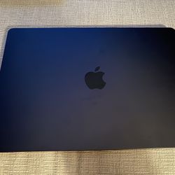 15” MacBook Air M2 - 1 TB HD - Like New