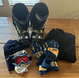 Ski Gear Set (boots, balaclava, goggles, ski pants, ski gloves)