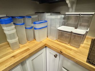 Food storage containers