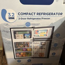 Compact refrigerator 3.2 CU. FT. Or Best Offer!