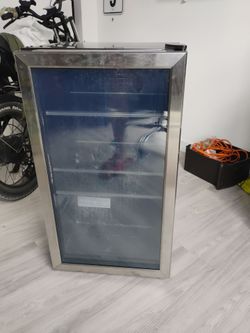 Insignia Beverage Cooler with Glass Door