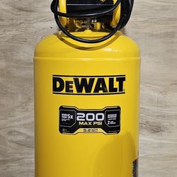 DeWalt 30G Air Compressor + Accessories FOR SALE