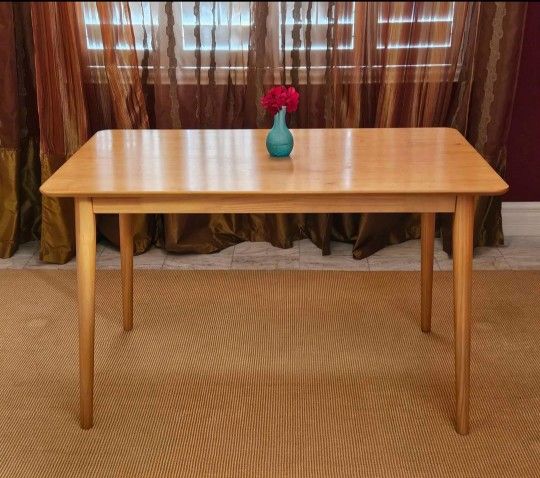 New Gorgeous Mid-Century Modern Dining Table