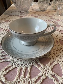 Vintage Imperial China, W. Dalton Whitney Pattern Tea Cup & Saucer, Like New