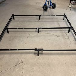 Metal platform adjustable king- twin size bed base