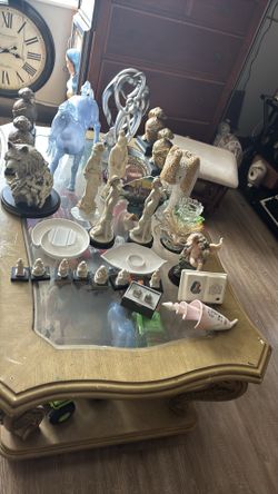 Todos. Los adornos. $70