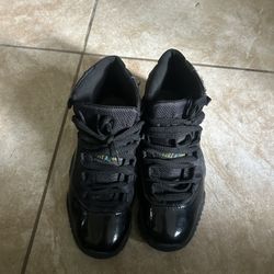 Jordan 11 Black ,navy Size 10