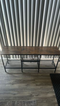 Small entertainment center w/ plug in