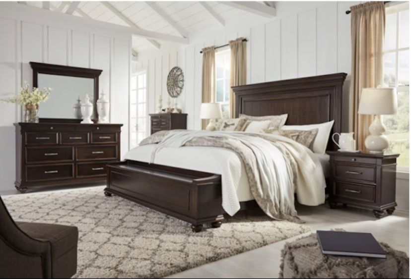 Ashlee Furniture Brynhust Bed Set and Sealy Posturepedic Technology