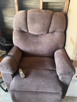 Super comfy electric recliner couch