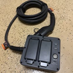 Brand New OEM Jeep Wrangler 4xe Power Inverter / Mobile Power Box w/ Case