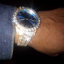 Silver https://offerup.com/redirect/?o=T3IuR29sZA==..blue Dials Matching Rings Also