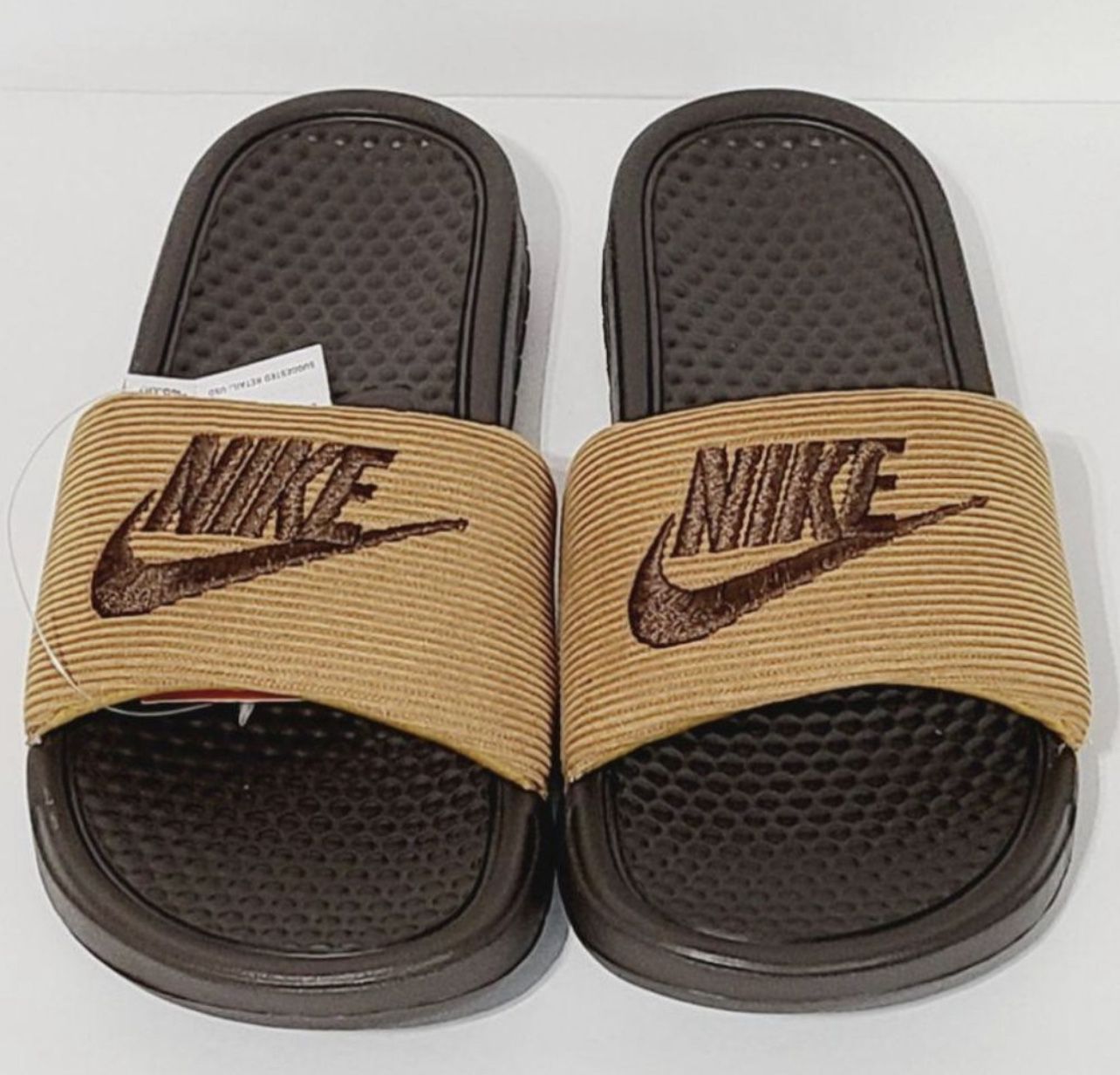 justere Prevail stenografi Nike Benassi JD SE LTR Corduroy Slides CK0644-200 Size 10 Brown for Sale in  Salt Lake City, UT - OfferUp