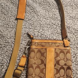 Authentic COACH vintage Cross Body Purse