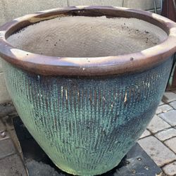 Very Nice Glaze Ceramic planter  Pot