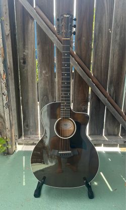 Taylor 214ce DLX LTD