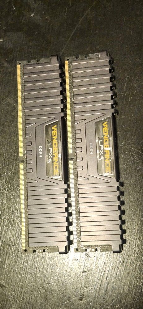 LPX Vengeance DDR4 16GB (8gbX2) 3000Mhz RAM
