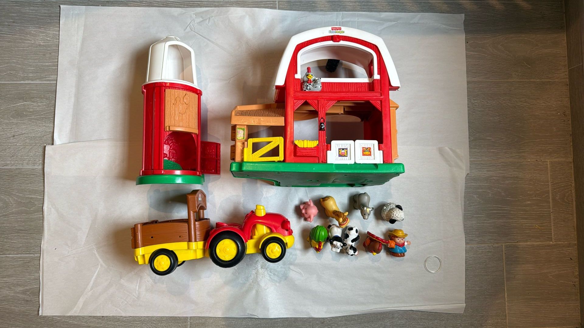 Fisher-Price Little People Animal Sounds Farm Set + Little People Tow 'n Pull Tractor