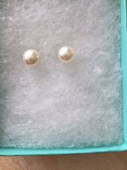 PEARL EARRINGS