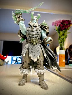 *COMPLETE* McFarlane Toys DC Multiverse Endless Winter Frost King Build-A-Figure. 
