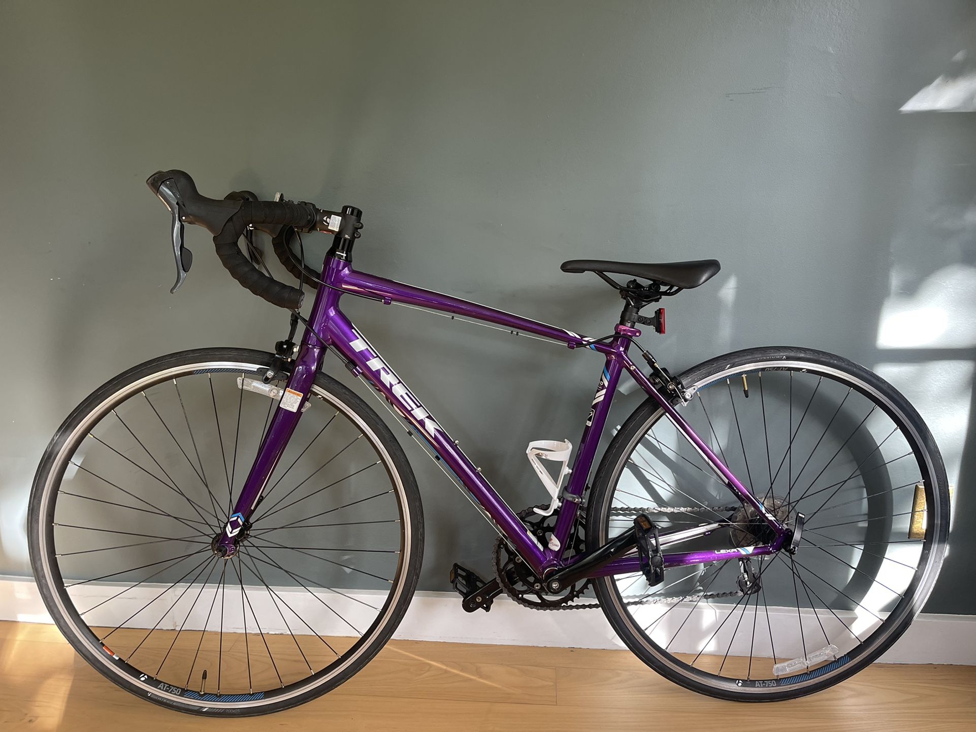 Trek lexa sale purple