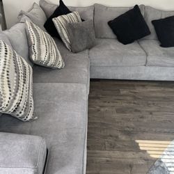 Sectional -Great Condition