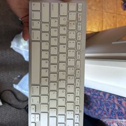 Bluetooth keyboard 
