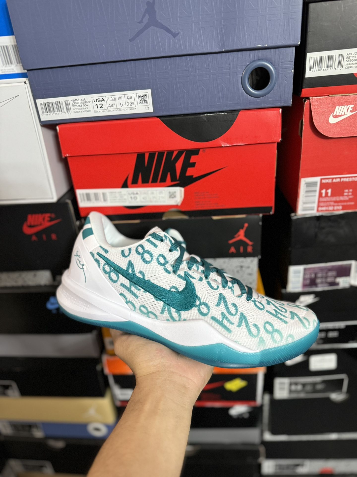 DS Kobe 8 Protro Radiant Emerald size 10