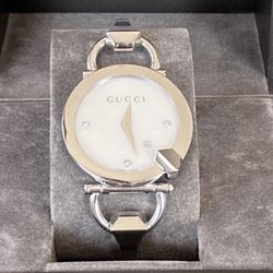Gucci 122 Chiodo Women’s Watch (NEW)