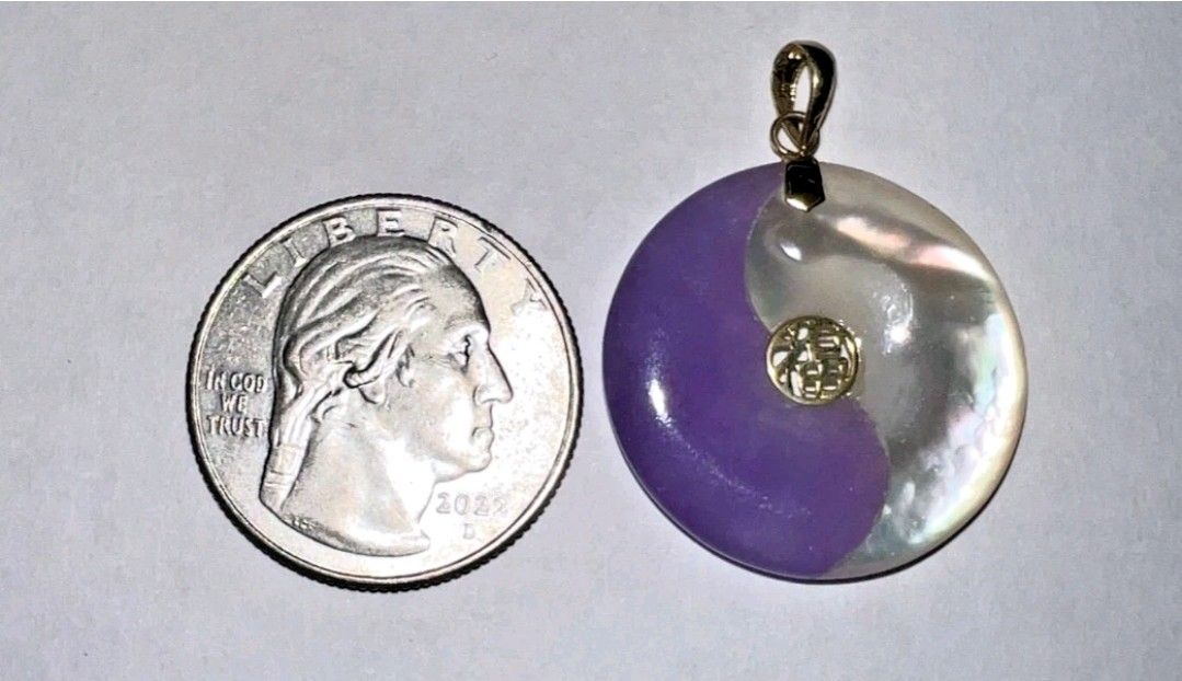 10k Gold Mother Of Pearl And Jade Pendant