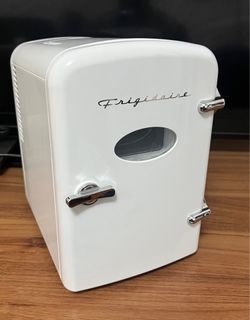 Portable Frigidaire Retro Mini Fridge Cooler, works with both home outlet and car 12V outlet