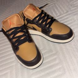 Nike Kids Shoes Size 6