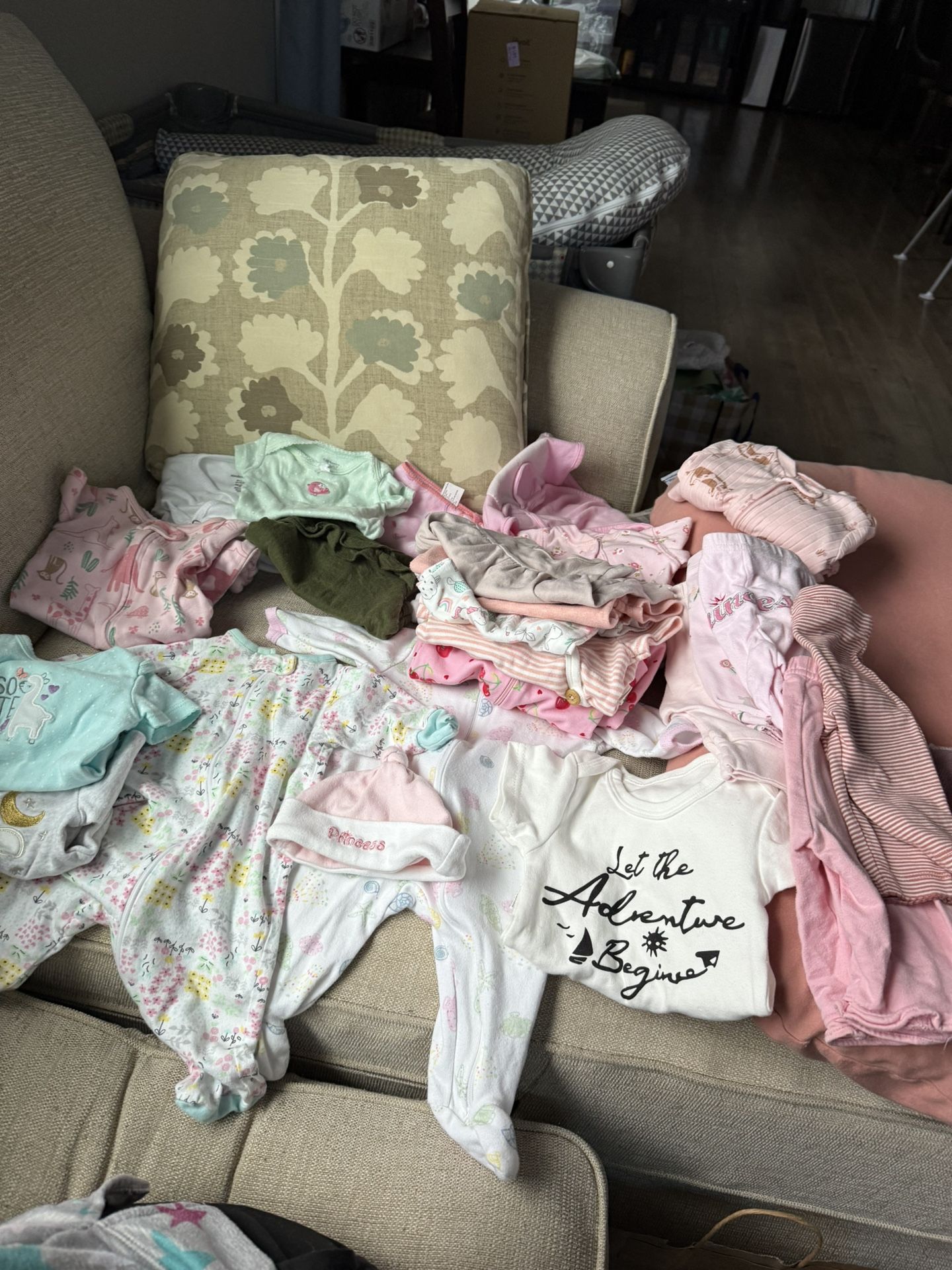 Free Used Baby Clothes 0-6 Months