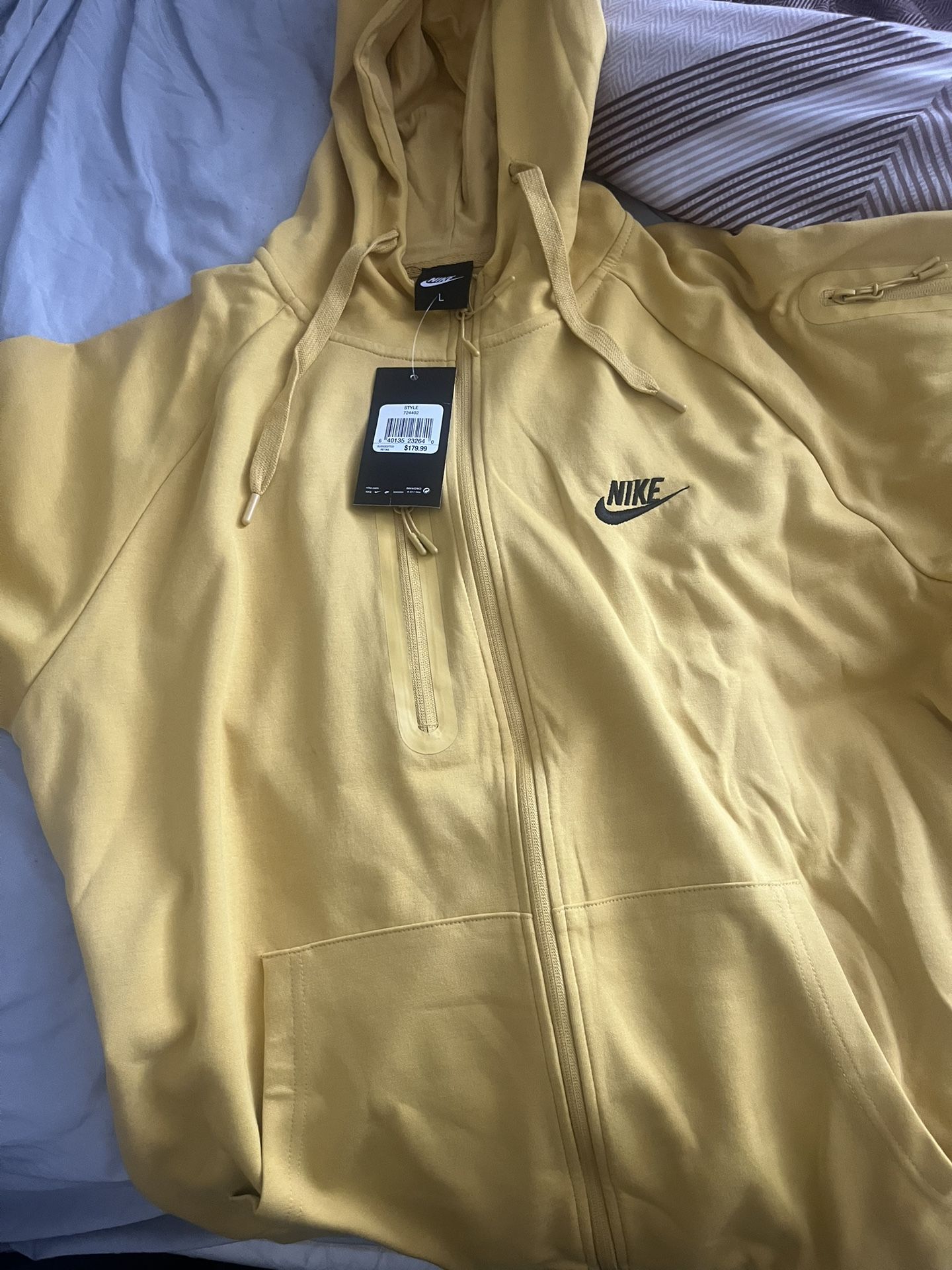 Yellow Nike Jogging Set