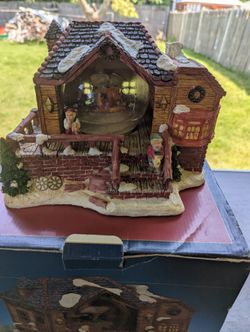 Holiday Cabin Globe Dome