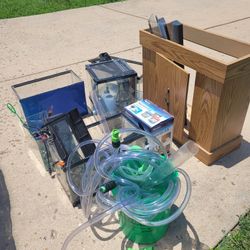 Curb Alert! Free Fish Tanks And Terrarium !!! All items Are On Porch  Due To Rain!!!