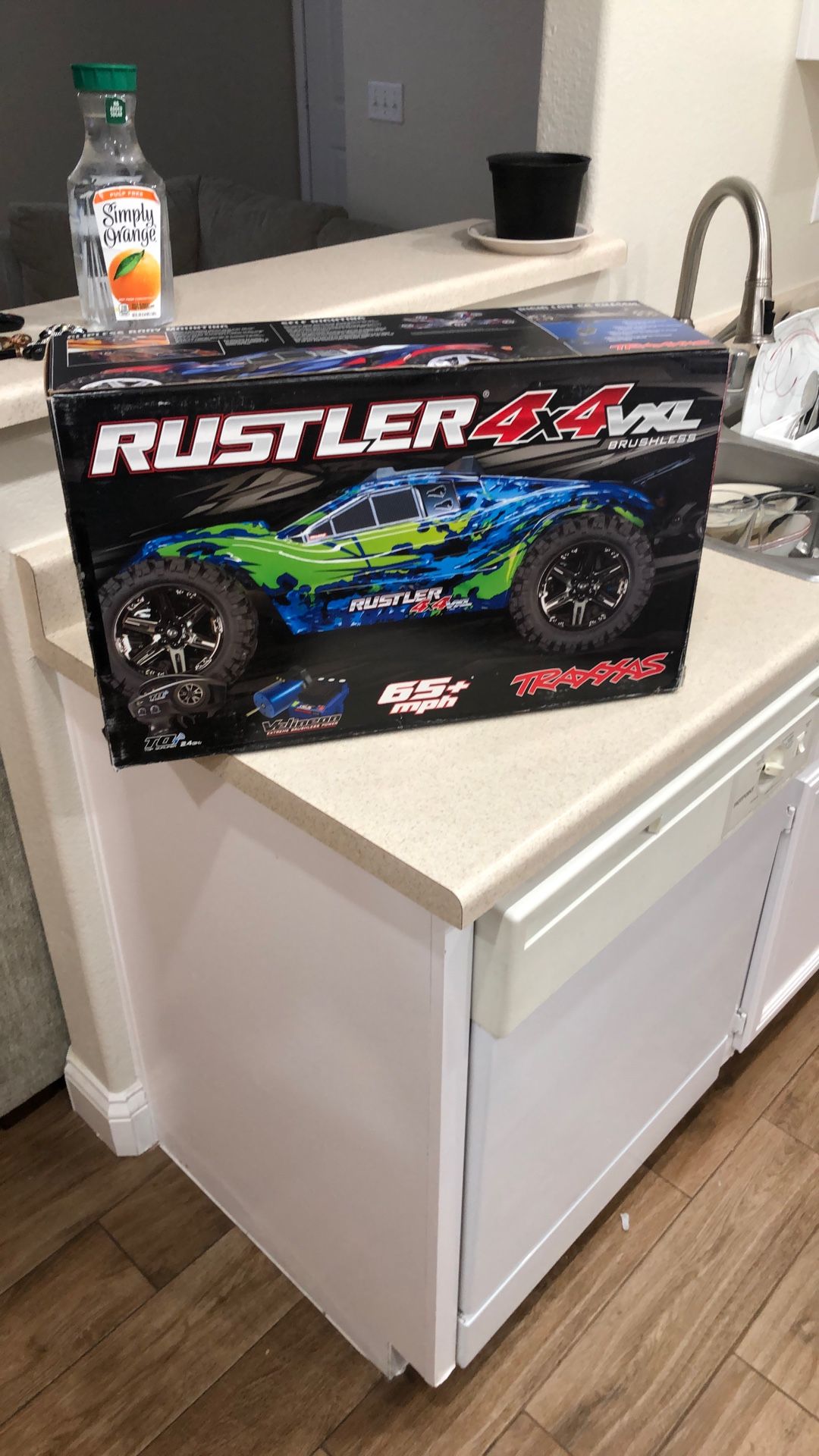 TRAXXAS RUSTLER 4X4 VXL BRUSHLESS EDITION (USED)