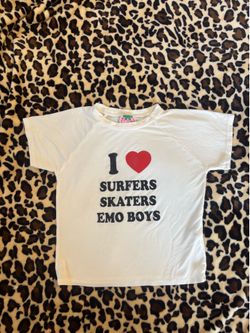 Omighty i love skaters white crop top 🤍