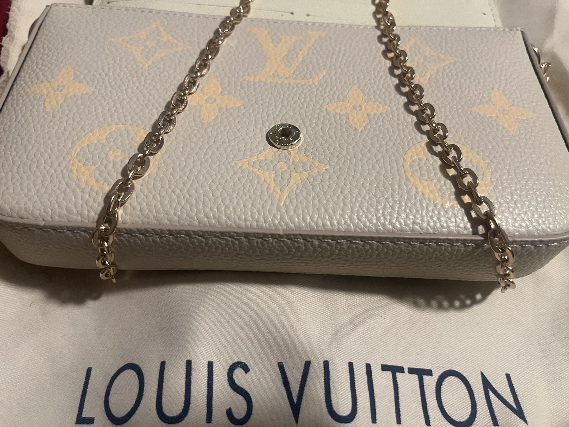 Louis Vuitton Keychain Wallet/Pouch for Sale in Miramar, FL - OfferUp